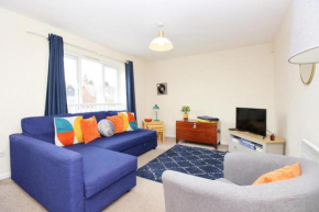 Stylish Hidden Gem of Newark - Sleeps 6